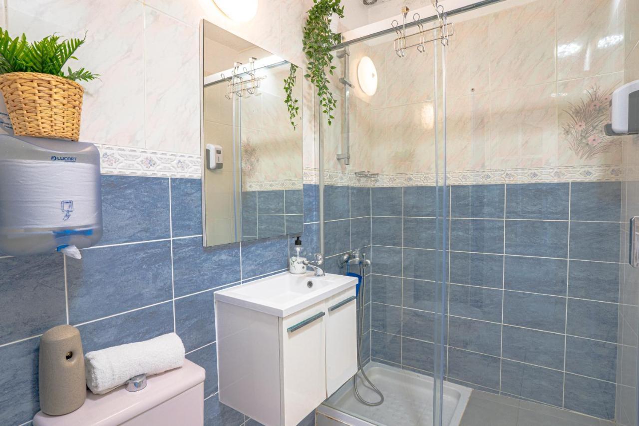 Hostal Pension Neon Tenerife Guaza Bagian luar foto