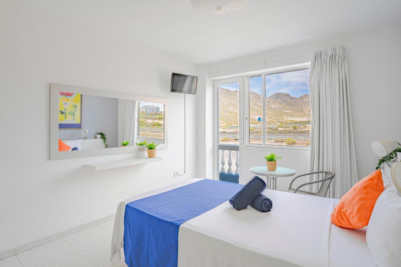 Hostal Pension Neon Tenerife Guaza Bagian luar foto