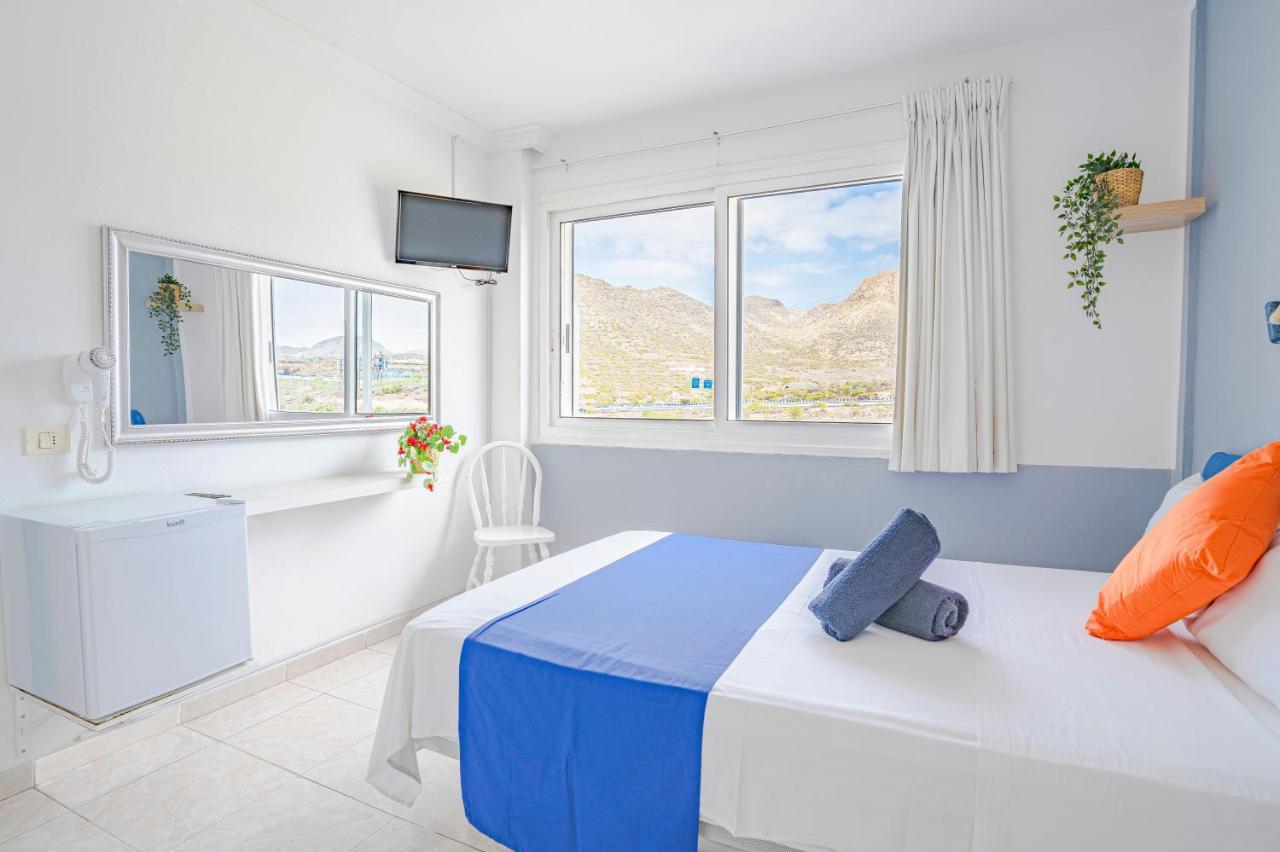 Hostal Pension Neon Tenerife Guaza Bagian luar foto