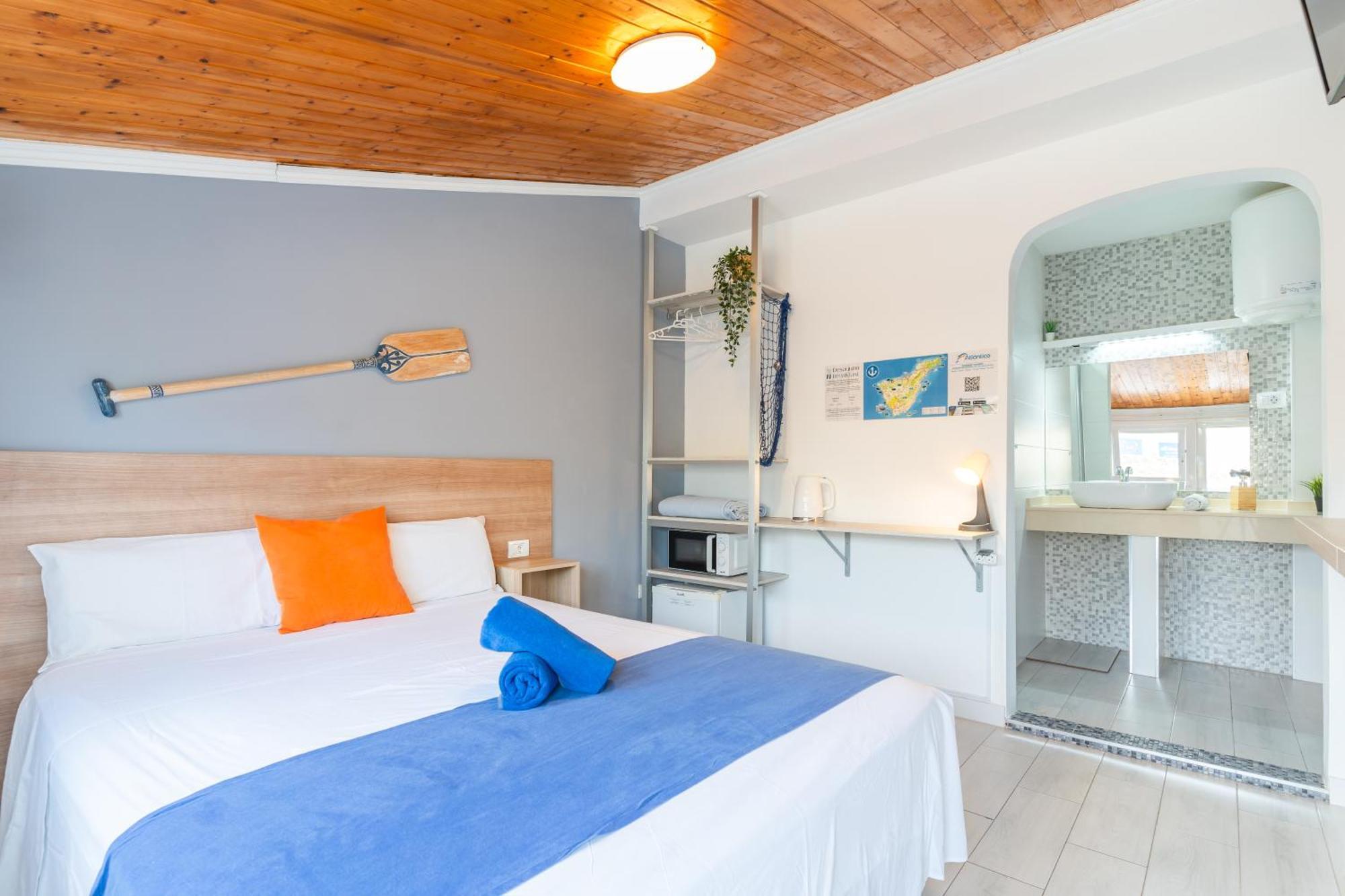Hostal Pension Neon Tenerife Guaza Bagian luar foto