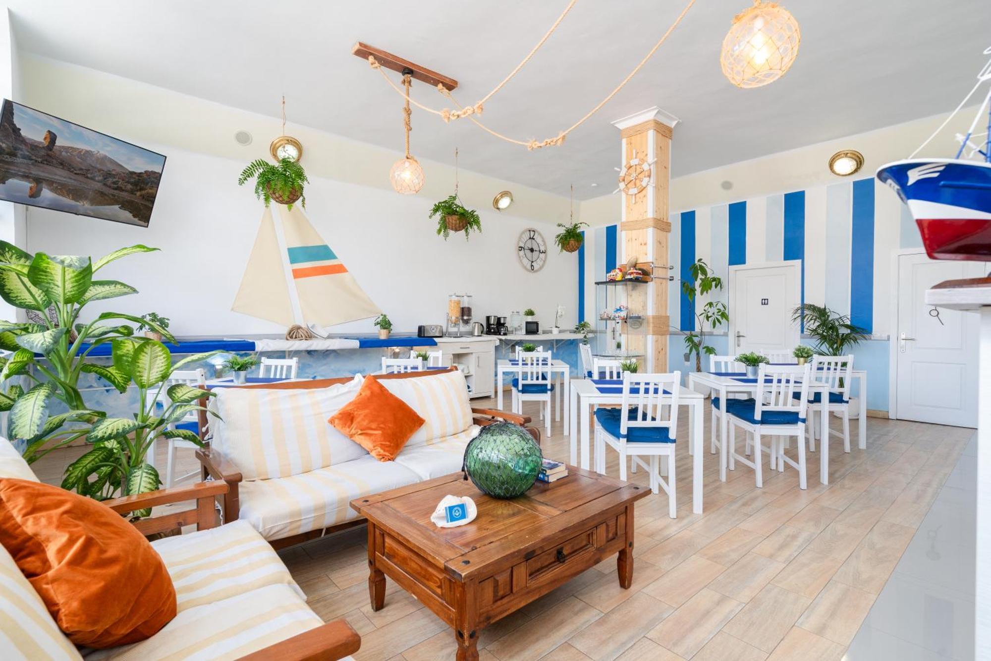 Hostal Pension Neon Tenerife Guaza Bagian luar foto